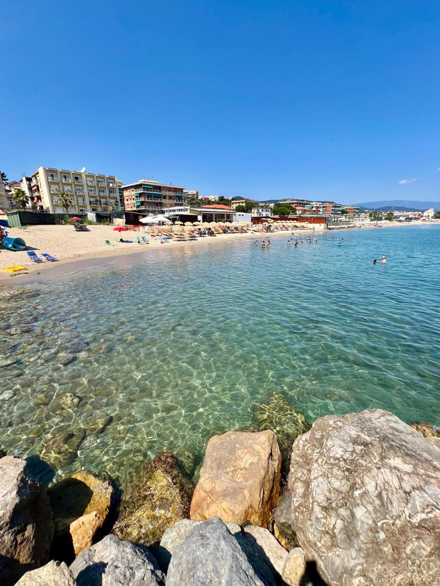 Appartamento Con Accesso Privato Spiaggia Savona Exterior foto